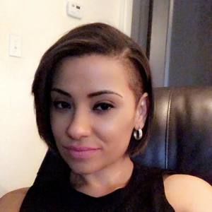 Meet your Posher, Lorie